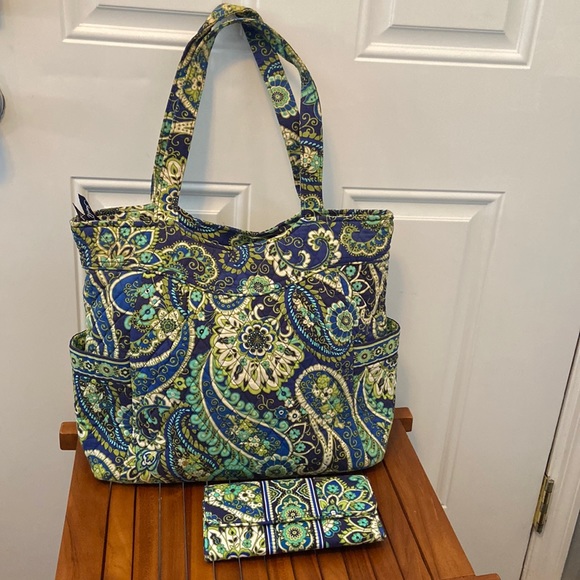 Vera Bradley Pleated Tote + Trifold Wallet Set in Rhythm and Blues (Retired) - Picture 1 of 13
